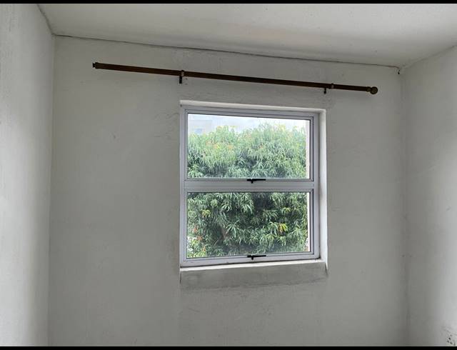 1 BEDROOM APARTMENT FOR SALE IN ESSENWOOD
